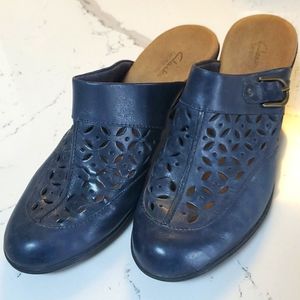 Clarks Bendables Women's Navy Blue Leather Slip-on Wedge - Size 8.5M